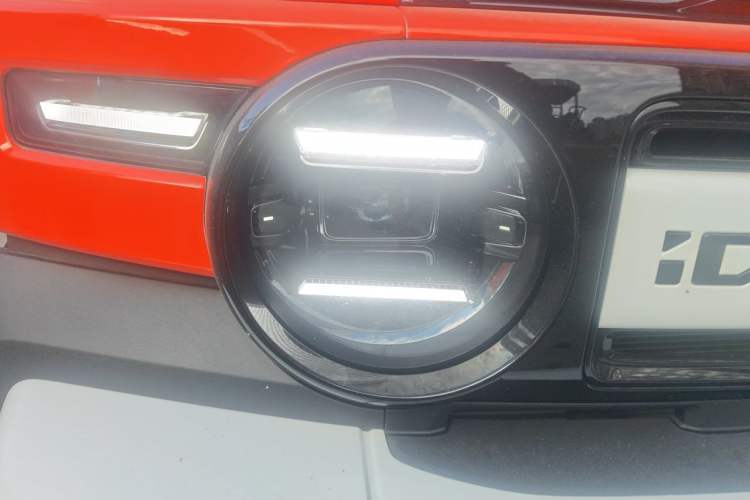 Used iCAR V23 2025 501 Four-Wheel Drive Intelligent Driving Version Right Front Headlight