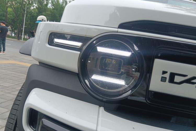 Used iCAR V23 2025 501 Four-Wheel Drive Advanced Version Right Front Headlight