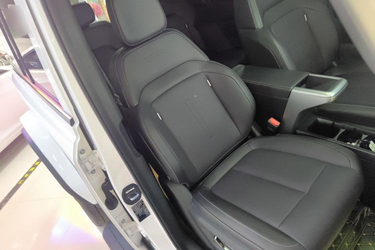 Used iCAR V23 2025 401 Two-Wheel Drive Advanced Edition Right Front Seat