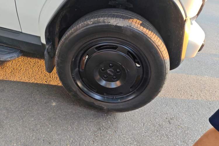 Used iCAR V23 2025 401 Two-Wheel Drive Advanced Edition Right Front Wheel Hub