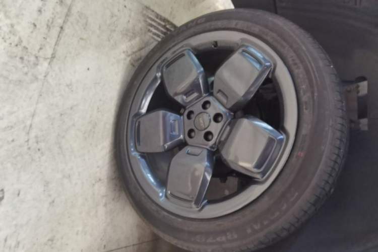 Used iCAR V23 2025 501 Four-Wheel Drive Advanced Version Right Rear Wheel Hub