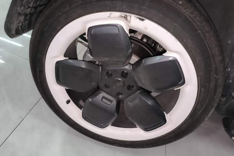 Used iCAR V23 2025 501 Four-Wheel Drive Intelligent Driving Version Right Rear Wheel Hub