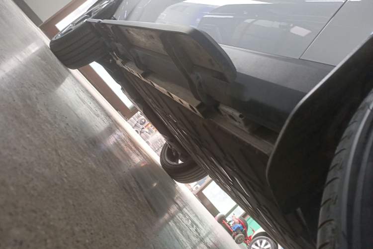 Used iCAR V23 2025 501 Four-Wheel Drive Intelligent Driving Version Right Side Sill