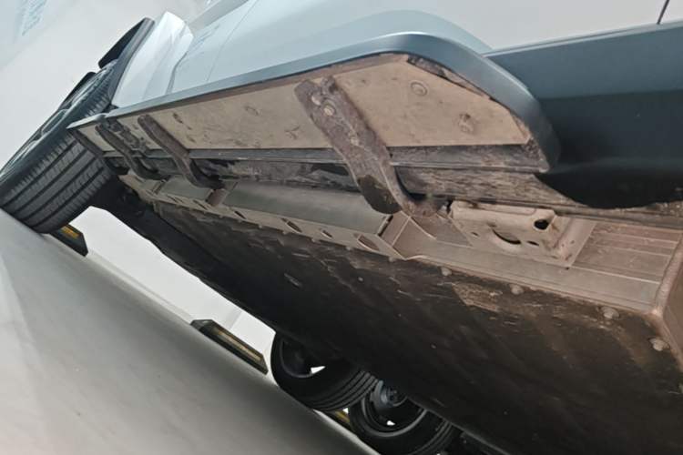 Used iCAR V23 2025 501 Four-Wheel Drive Intelligent Driving Version Right Side Sill
