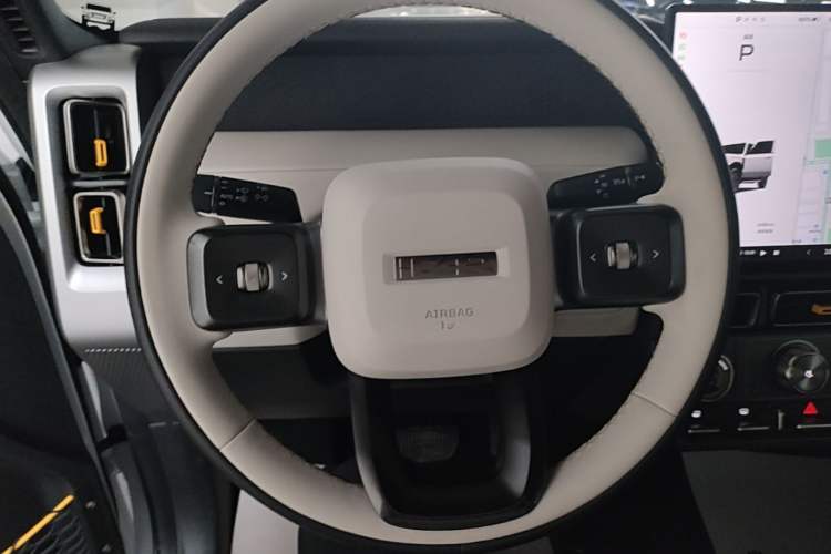Used iCAR V23 2025 401 Two-Wheel Drive Intelligent Driving Version Steering Wheel
