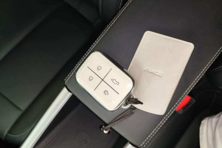 Used iCAR V23 2025 401 Two-Wheel Drive Intelligent Driving Version Vehicle Key