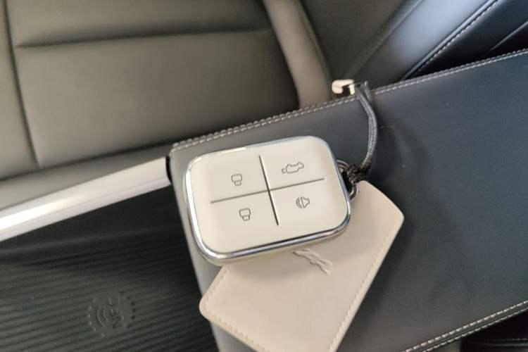 Used iCAR V23 2025 401 Two-Wheel Drive Intelligent Driving Version Vehicle Key