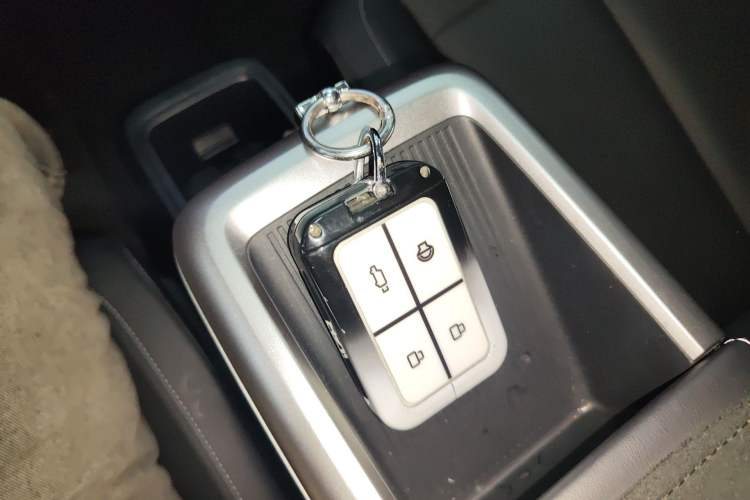 Used iCAR V23 2025 401 Two-Wheel Drive Intelligent Driving Version Vehicle Key