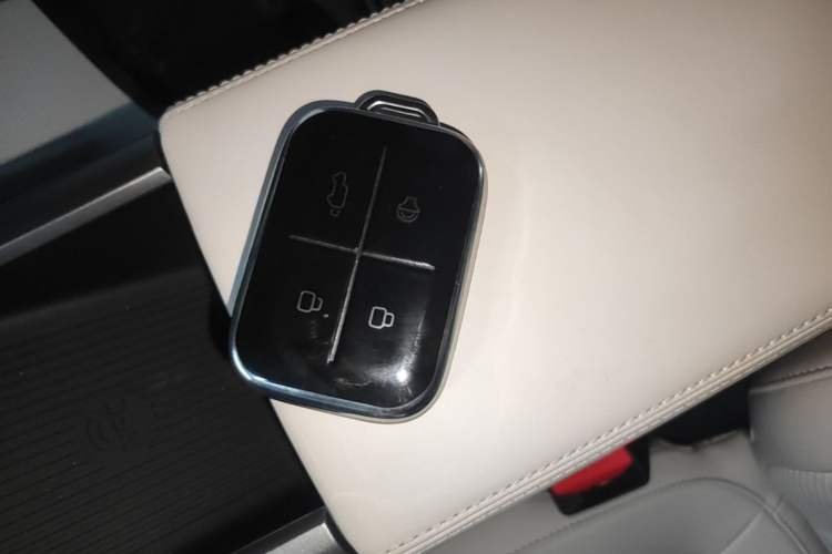 Used iCAR V23 2025 401 Two-Wheel Drive Intelligent Driving Version Vehicle Key