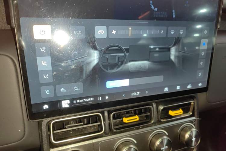 Used iCAR V23 2025 401 Two-Wheel Drive Advanced Edition Audio And AC Panel