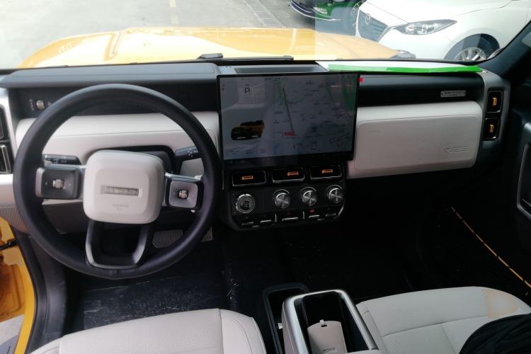 Used iCAR V23 2025 401 Two-Wheel Drive Intelligent Driving Version Center Console