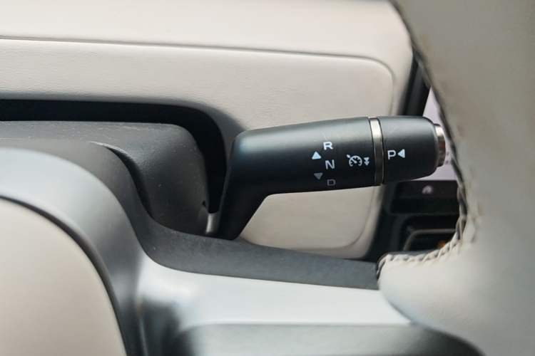 Used iCAR V23 2025 401 Two-Wheel Drive Advanced Edition Gear Lever