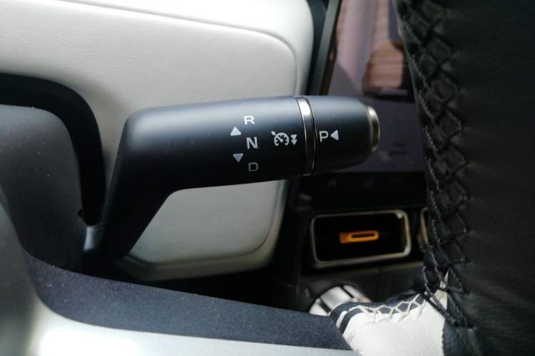 Used iCAR V23 2025 401 Two-Wheel Drive Intelligent Driving Version Gear Lever