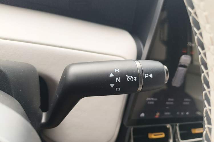 Used iCAR V23 2025 401 Two-Wheel Drive Advanced Edition Gear Lever