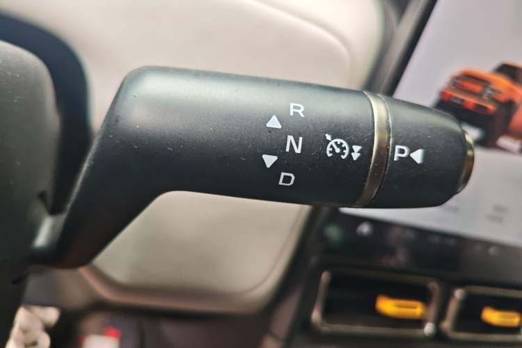 Used iCAR V23 2025 401 Two-Wheel Drive Advanced Edition Gear Lever