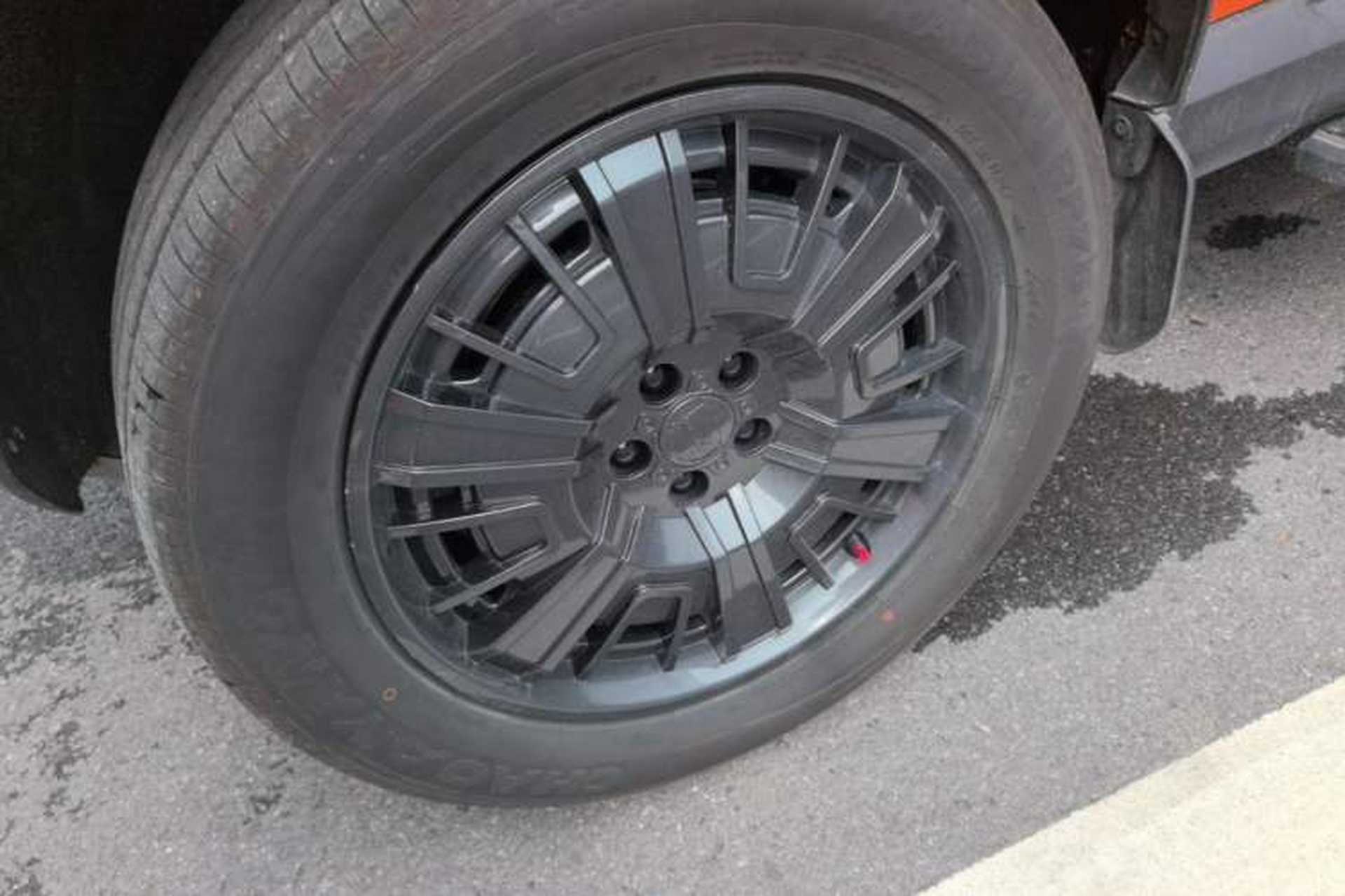 Used iCAR V23 2025 401 Two-Wheel Drive Advanced Edition Left Front Wheel Hub