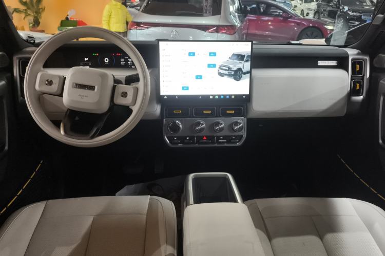 Used iCAR V23 2026 Model 550 Two-Wheel Drive Super Sports Edition Center Console