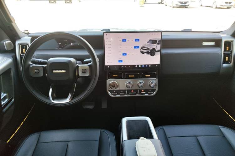 Used iCAR V23 2026 Model 401 Two-Wheel Drive Super Sports Edition Center Console