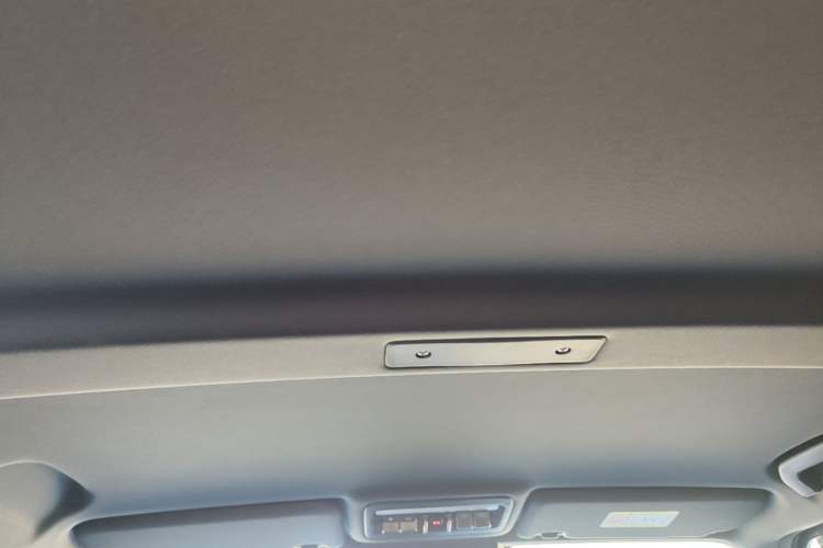 Used iCAR V23 2026 Model 401 Two-Wheel Drive Super Sports Edition Headliner