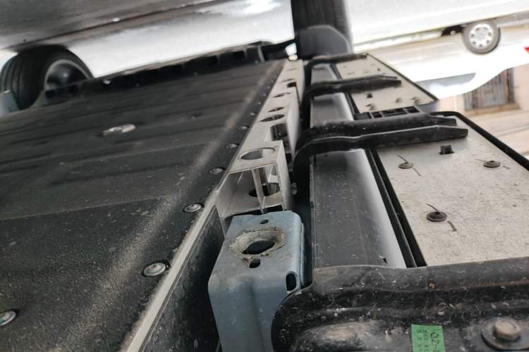 Used iCAR V23 2026 Model V23S 501 Four-Wheel Drive Peak Performance Edition Left Side Sill