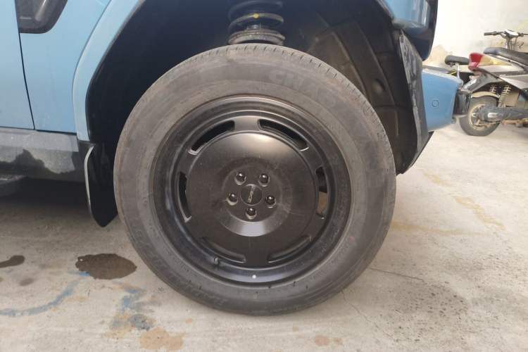 Used iCAR V23 2026 Model 401 Two-Wheel Drive Super Sports Edition Right Front Wheel Hub