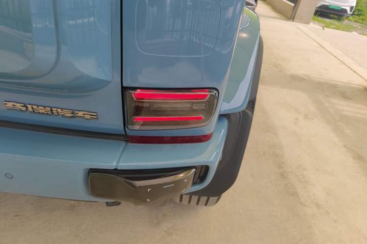 Used iCAR V23 2026 Model 401 Two-Wheel Drive Super Sports Edition Right Rear Taillight