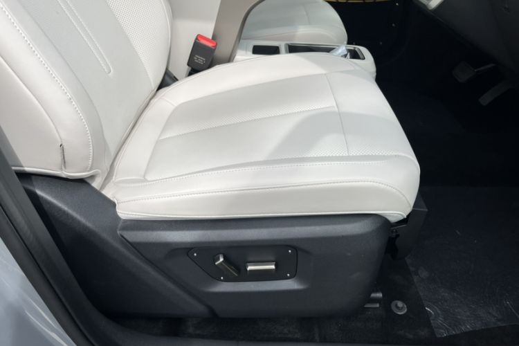 Used iCAR V23 2026 Model 401 Two-Wheel Drive Super Sports Edition Interior 11