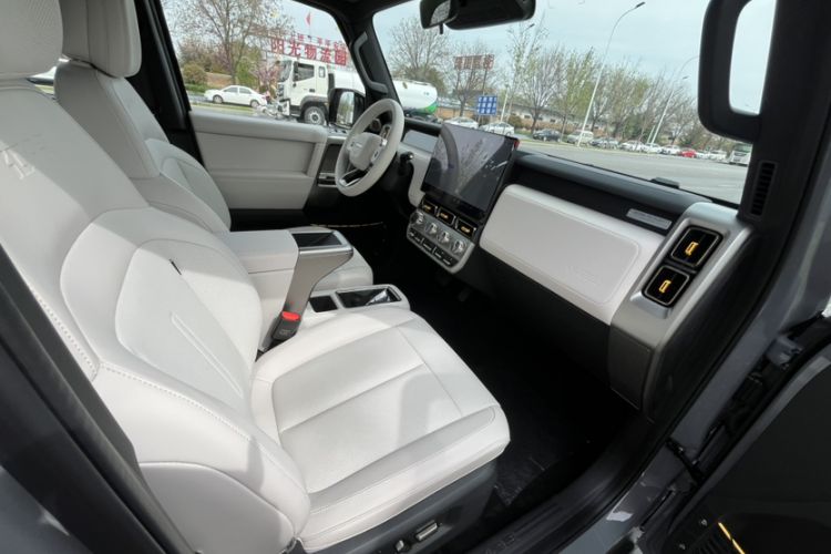 Used iCAR V23 2026 Model 401 Two-Wheel Drive Super Sports Edition Interior 13
