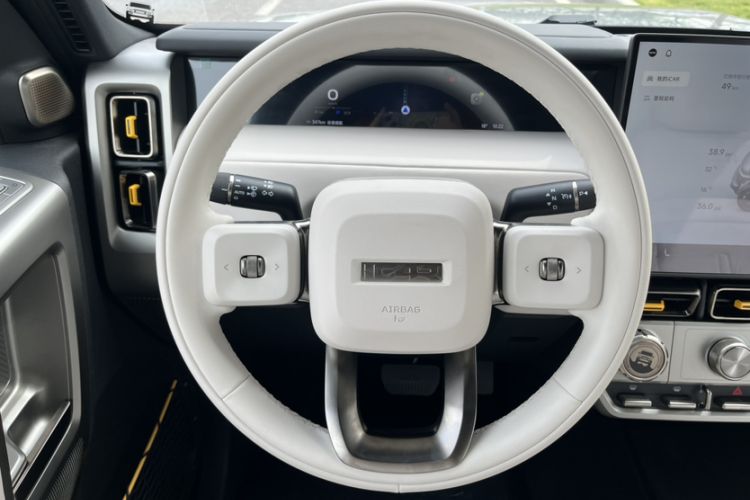 Used iCAR V23 2026 Model 401 Two-Wheel Drive Super Sports Edition Interior 2