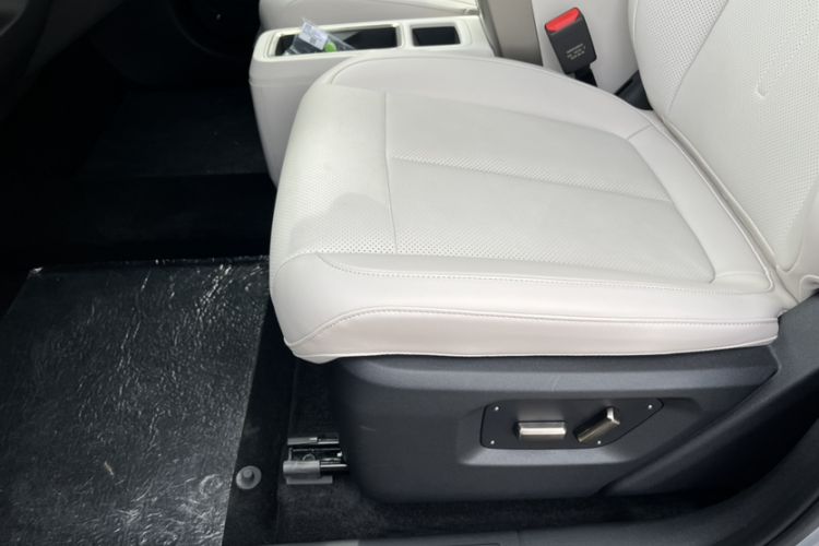 Used iCAR V23 2026 Model 401 Two-Wheel Drive Super Sports Edition Interior 6