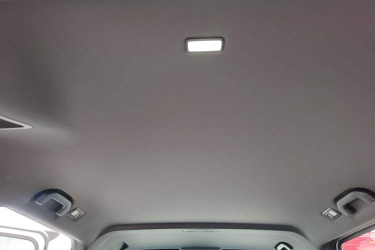 Used iCAR V23 2026 Model 401 Two-Wheel Drive Super Sports Edition Headliner