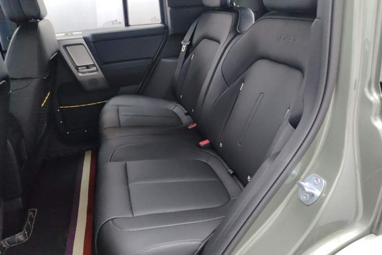 Used iCAR V23 2026 Model 401 Two-Wheel Drive Super Sports Edition Left Rear Seat