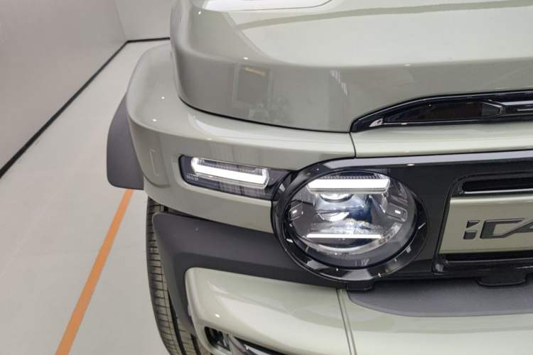 Used iCAR V23 2026 Model 401 Two-Wheel Drive Super Sports Edition Right Front Headlight
