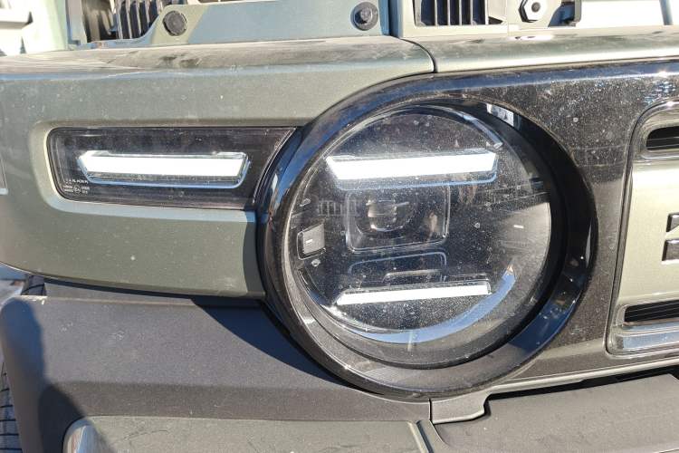 Used iCAR V23 2026 Model 401 Two-Wheel Drive Super Sports Edition Right Front Headlight