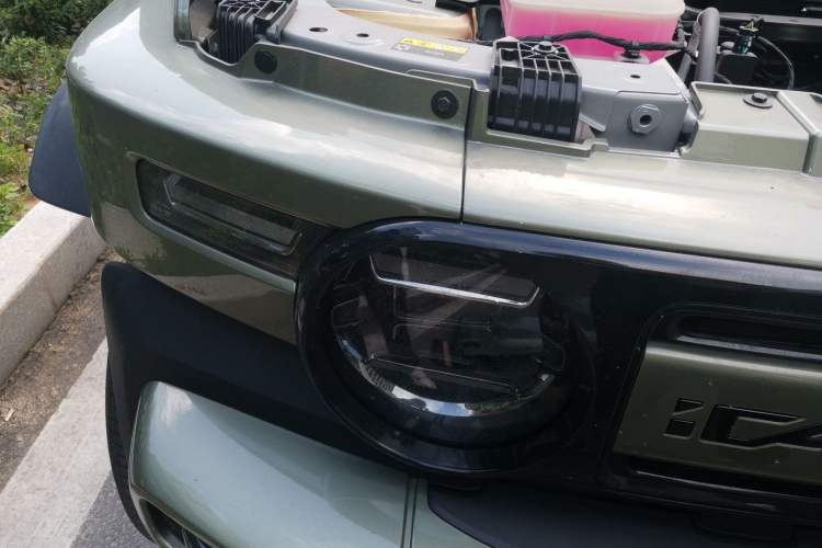 Used iCAR V23 2026 Model 401 Two-Wheel Drive Super Sports Edition Right Front Headlight