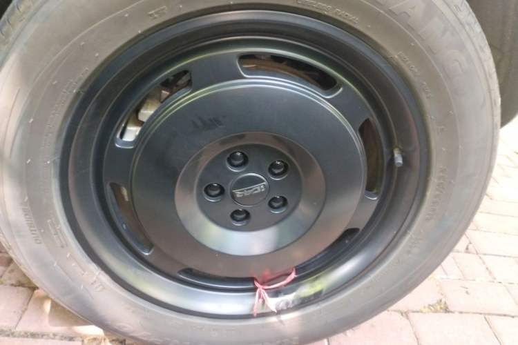 Used iCAR V23 2026 Model 550 Two-Wheel Drive Super Sports Edition Right Front Wheel Hub