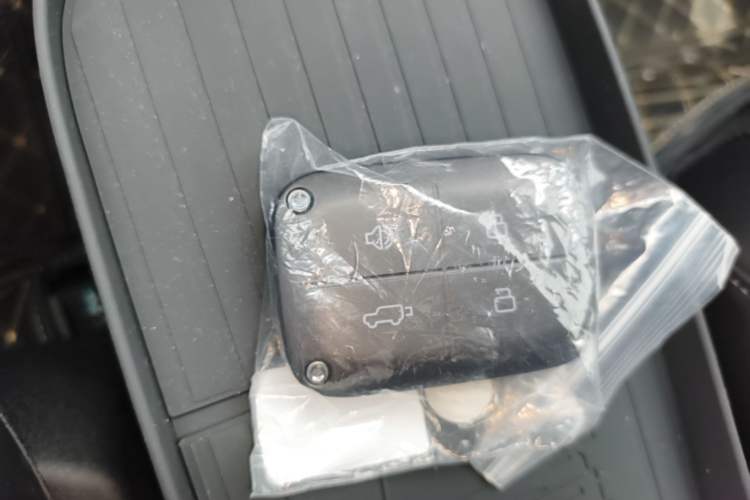 Used iCAR V23 2026 Model 401 Two-Wheel Drive Super Sports Edition Vehicle Key