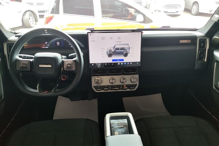 Used iCAR V23 2026 Model V23S 501 Four-Wheel Drive Peak Performance Edition Center Console