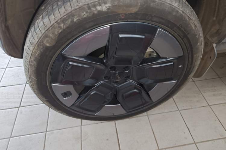 Used iCAR V23 2026 Model V23S 501 Four-Wheel Drive Peak Performance Edition Exterior 4
