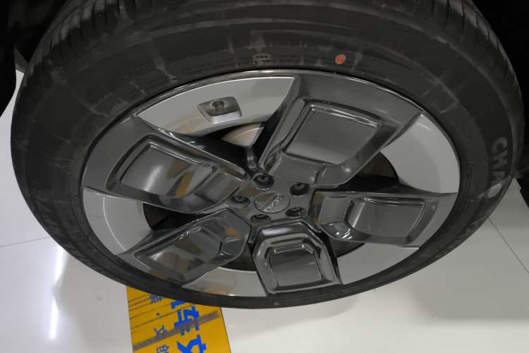 Used iCAR V23 2026 Model V23S 501 Four-Wheel Drive Peak Performance Edition Exterior 5