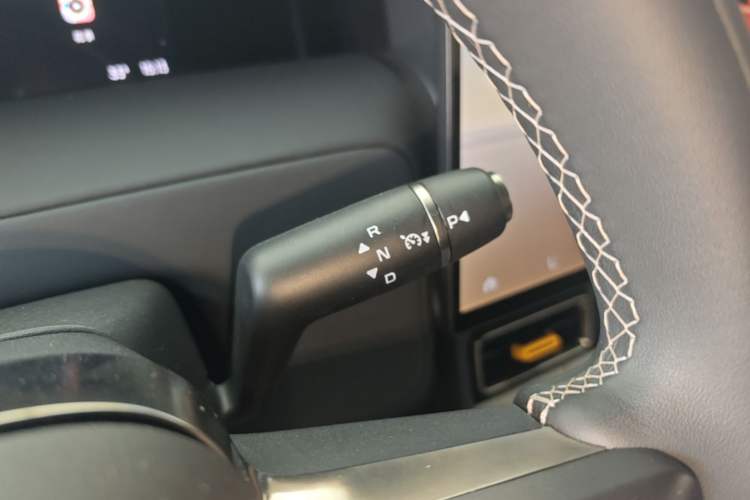 Used iCAR V23 2026 Model V23S 501 Four-Wheel Drive Peak Performance Edition Gear Lever