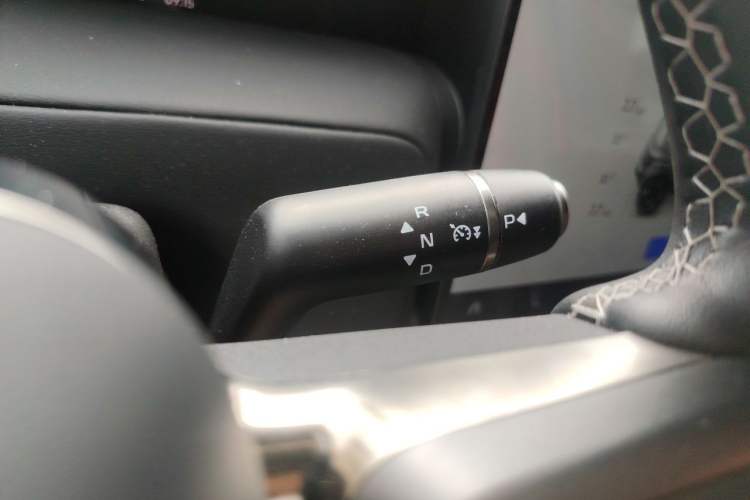 Used iCAR V23 2026 Model V23S 501 Four-Wheel Drive Peak Performance Edition Gear Lever