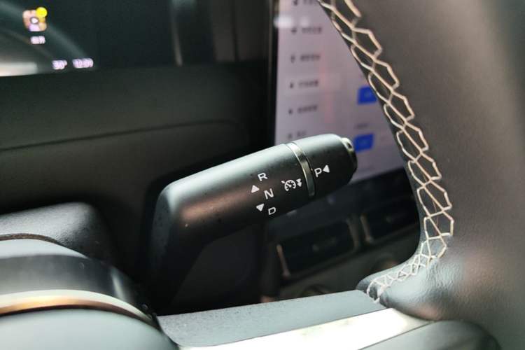 Used iCAR V23 2026 Model V23S 501 Four-Wheel Drive Peak Performance Edition Gear Lever
