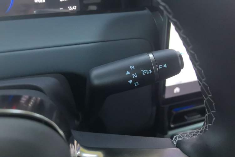 Used iCAR V23 2026 Model V23S 501 Four-Wheel Drive Peak Performance Edition Gear Lever