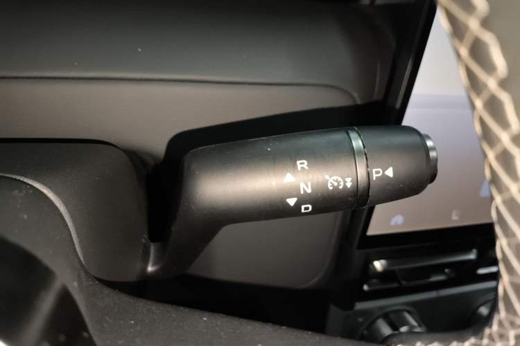 Used iCAR V23 2026 Model V23S 501 Four-Wheel Drive Peak Performance Edition Gear Lever