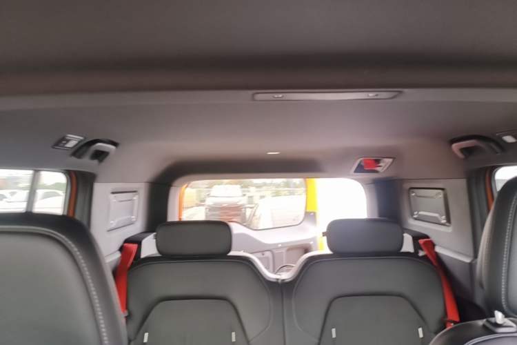 Used iCAR V23 2026 Model V23S 501 Four-Wheel Drive Peak Performance Edition Headliner