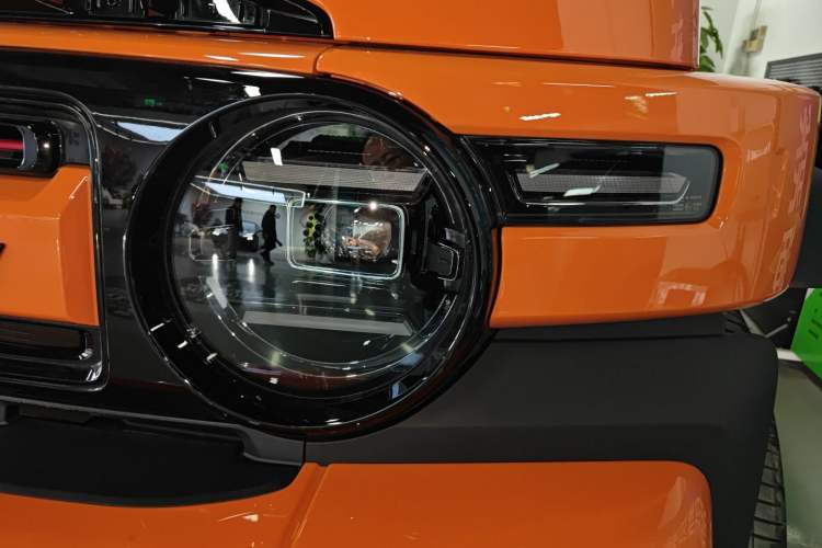 Used iCAR V23 2026 Model V23S 501 Four-Wheel Drive Peak Performance Edition Left Front Headlight