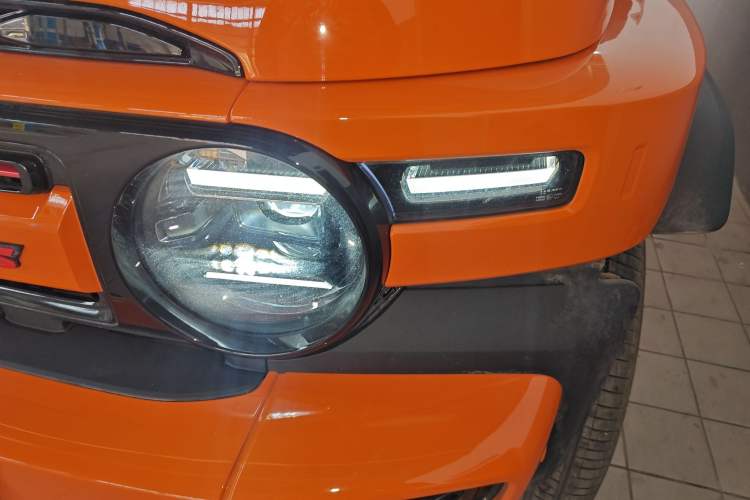Used iCAR V23 2026 Model V23S 501 Four-Wheel Drive Peak Performance Edition Left Front Headlight