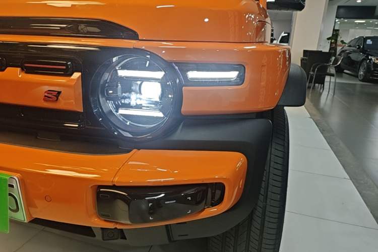 Used iCAR V23 2026 Model V23S 501 Four-Wheel Drive Peak Performance Edition Left Front Headlight