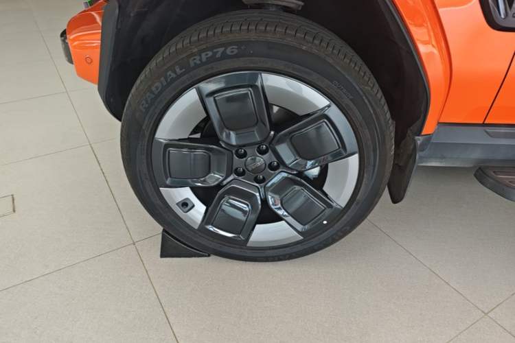 Used iCAR V23 2026 Model V23S 501 Four-Wheel Drive Peak Performance Edition Left Front Wheel Hub